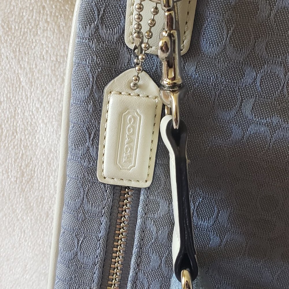 LIKE NEW - COACH Crossbody Messenger Bag - Picture 5 of 8